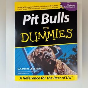 Pitbulls for Dummies Paperback Book